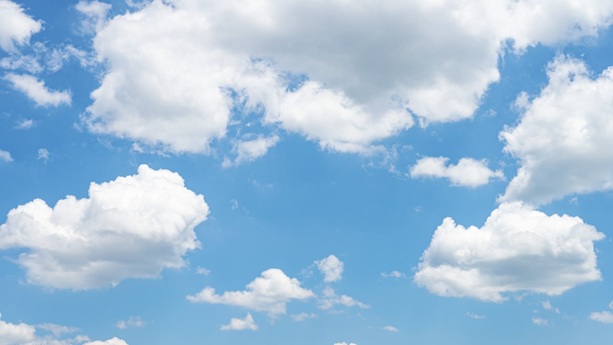 Quanto pesano le nuvole: altro che “leggerezza”, la spiegazione dell'esperto