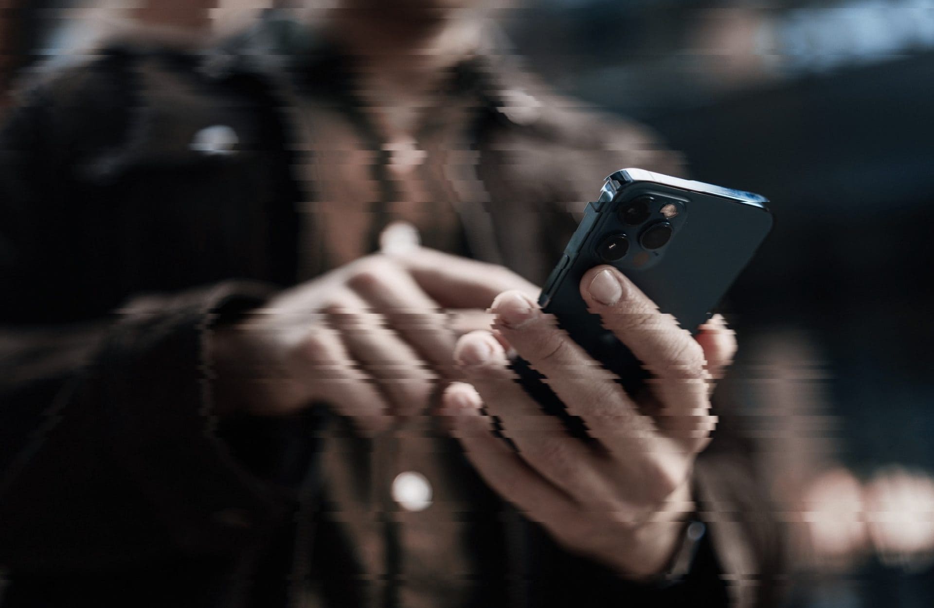 "Mi ha chiesto di uscire con lui, ma ha usato ChatGPT": i rischi del social offloading per i giovani