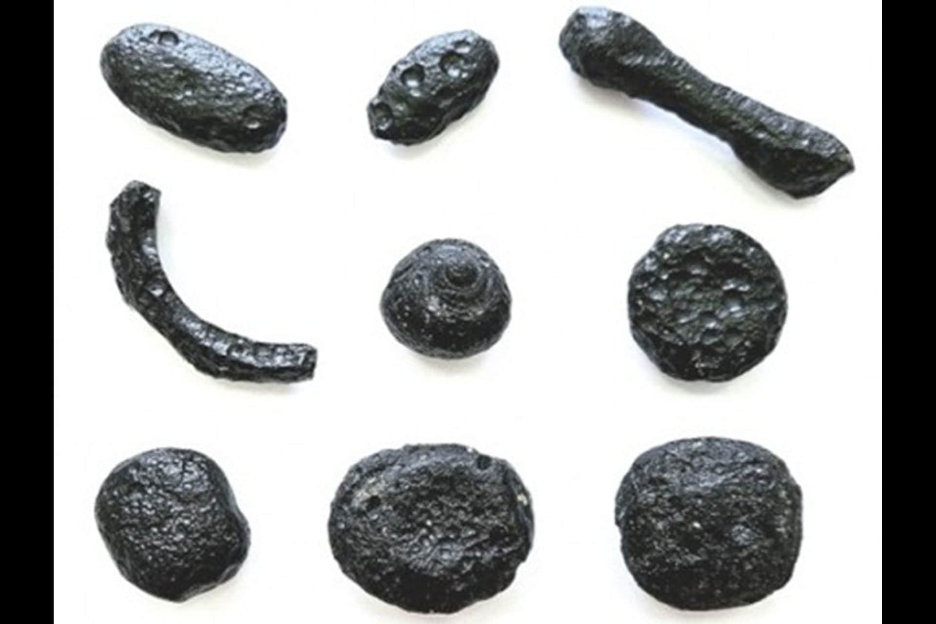 Le “geraisites”, le tectiti scoperte in Brasile: frammenti di vetro naturale formati dall’impatto di un asteroide circa 6,3 milioni di anni fa. Credit: Álvaro Penteado Crósta/IG–UNICAMP