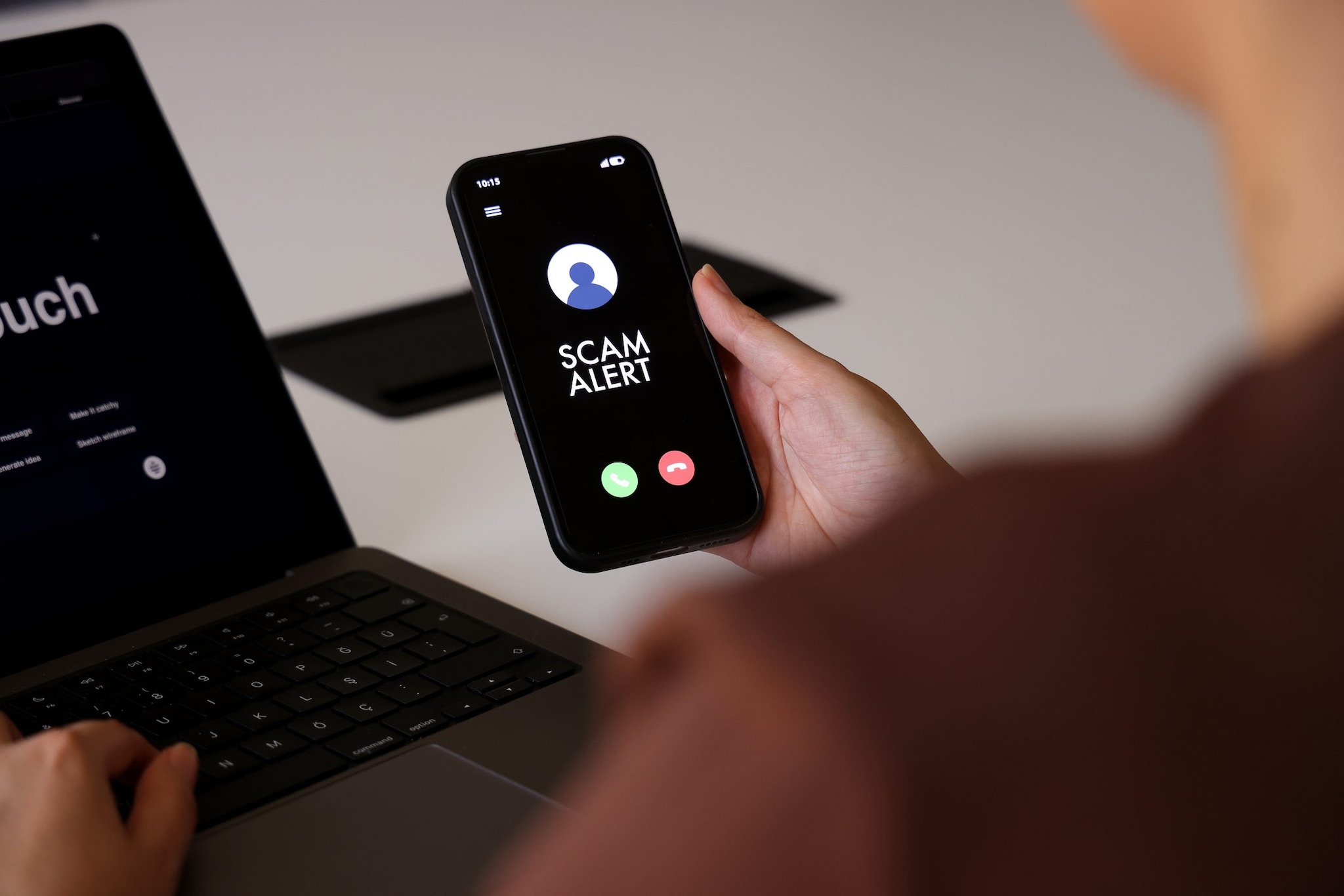 Numeri di tre cifre per smascherare le truffe telefoniche: la nuova stretta Agcom contro il telemarketing