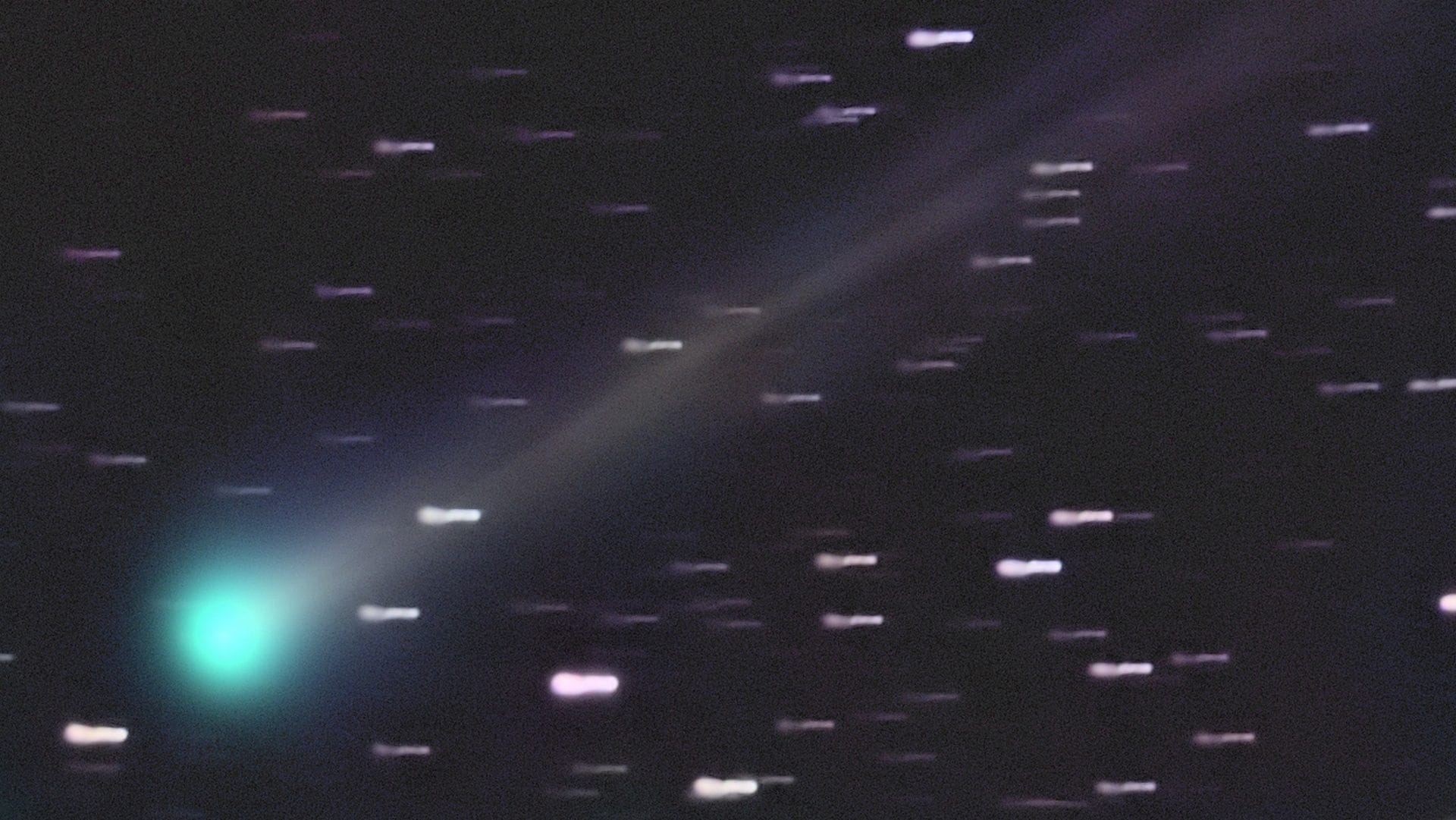 Ad aprile nei cieli d'Italia c'è una cometa visibile a occhio nudo: dove e a che ora cercare C/2025 R3