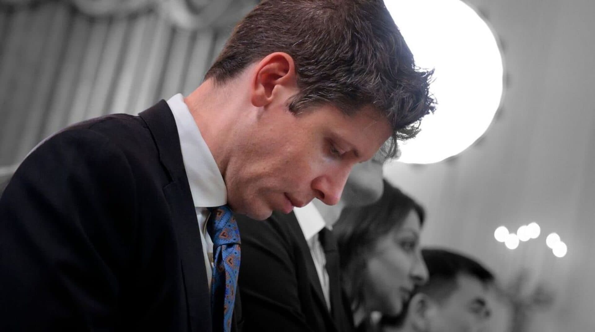 La settimana da incubo di Sam Altman: dopo l'inchiesta, qualcuno ha tirato una molotov contro la sua casa