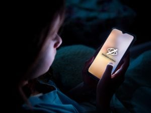 Verifica dell’età sui siti porno in Italia: il TAR boccia Agcom per aver violato una regola europea