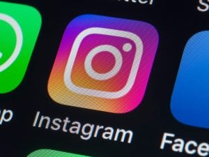 Instagram, da oggi in Italia gli account 13+ per adolescenti con limiti ispirati ai rating dei film