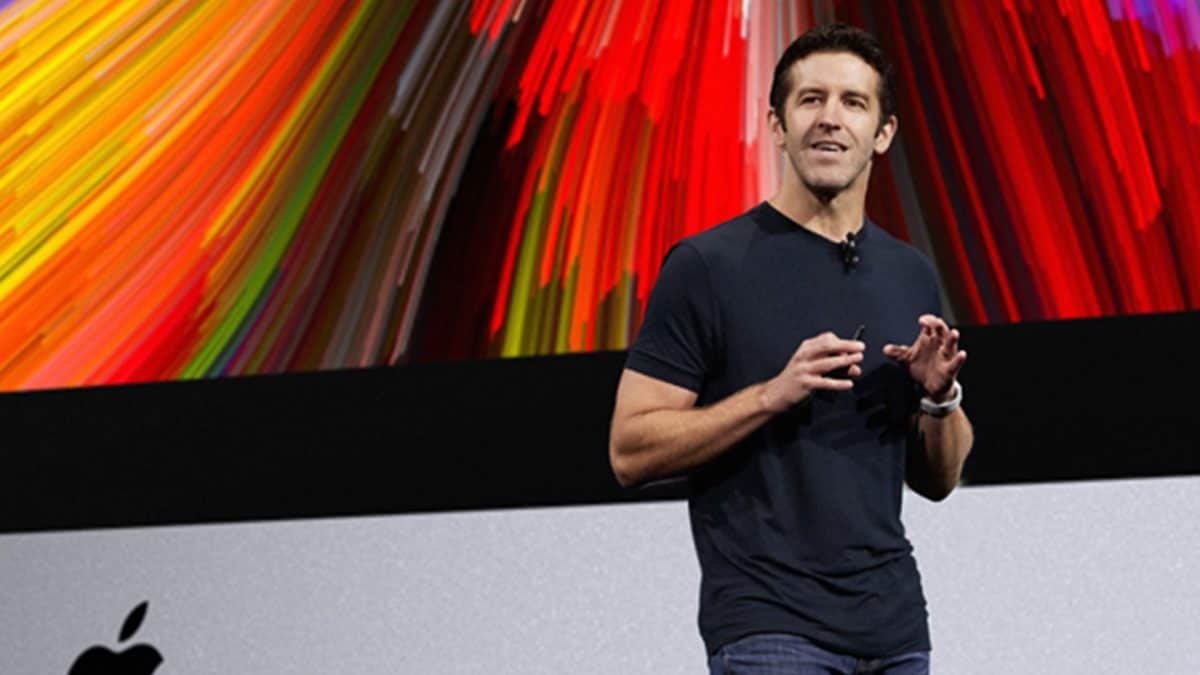John Ternus, ingegnere alla guida dello sviluppo di Mac, iPad e iPhone, è stato scelto come nuovo CEO di Apple