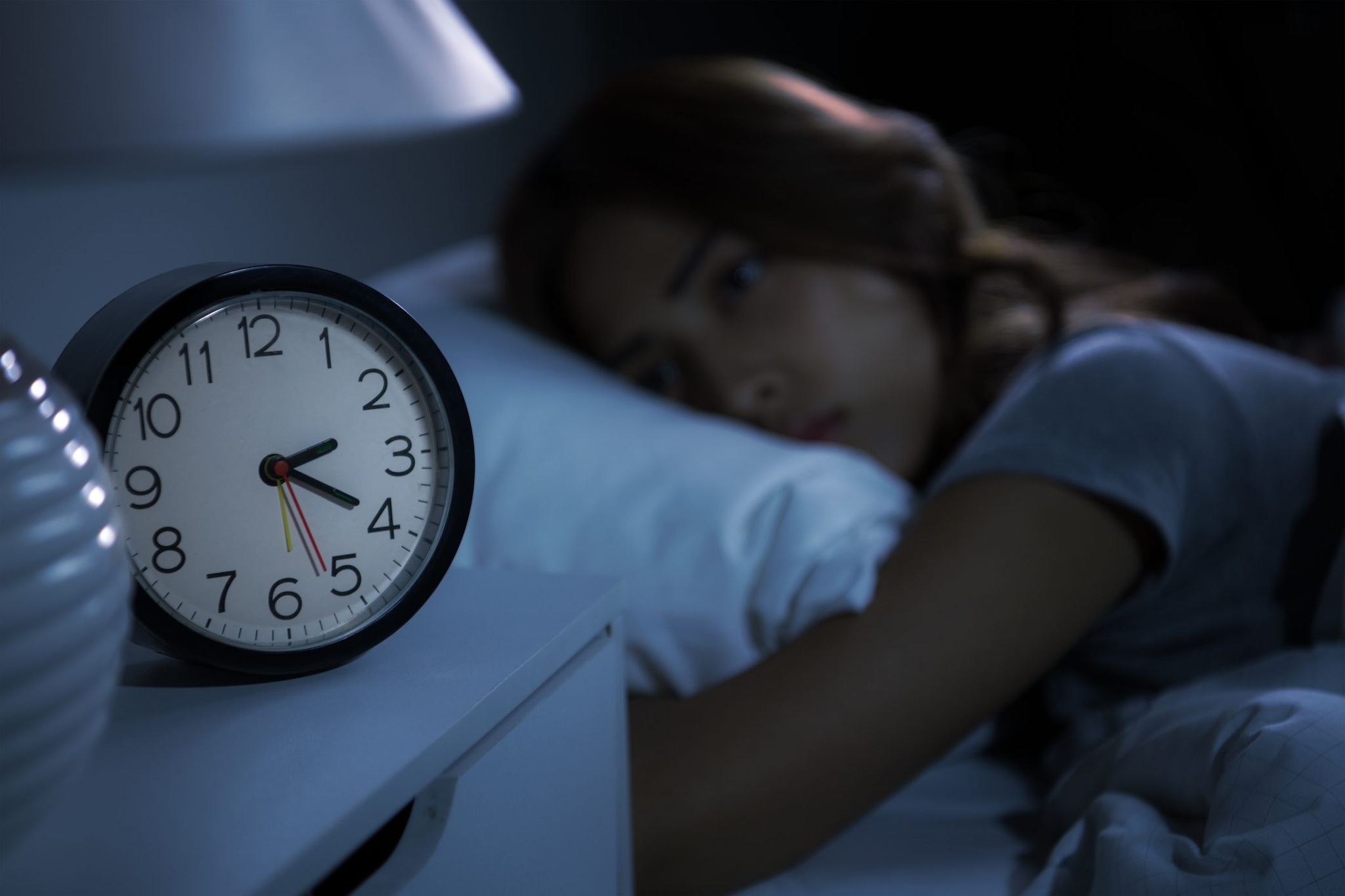 Sonno irregolare e meno di 8 ore: rischio quasi doppio di infarto e ictus, secondo un nuovo studio finlandese