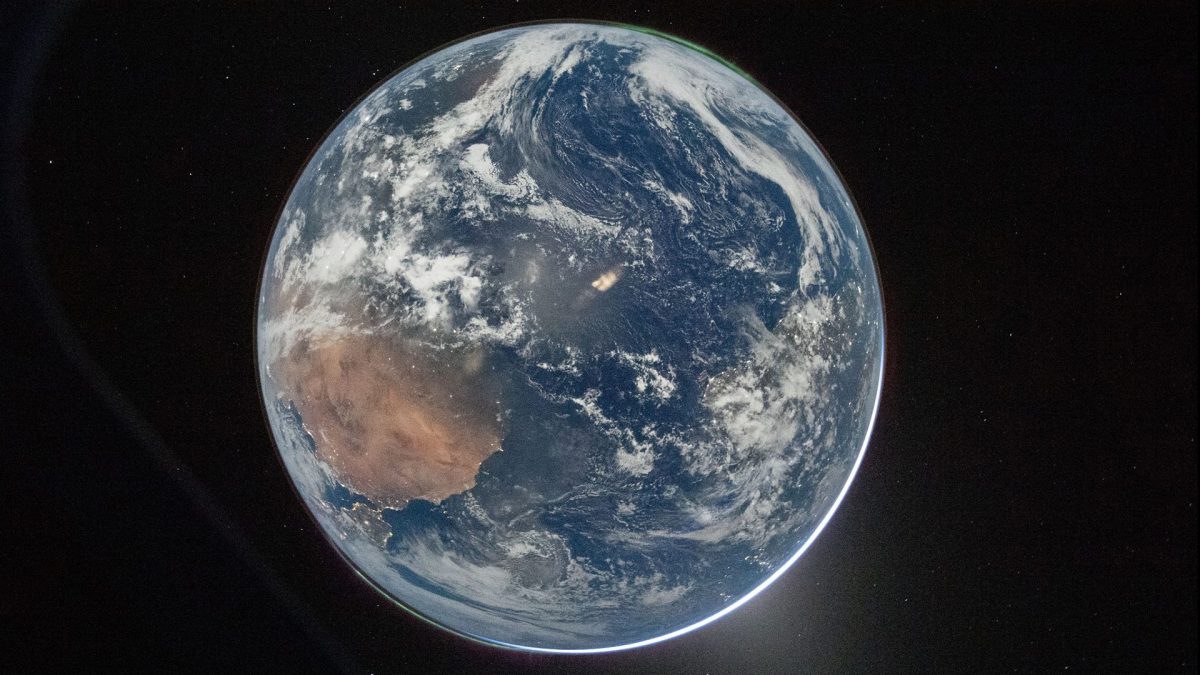 La foto della Terra ripresa dalla missione Artemis 2. Credit: NASA