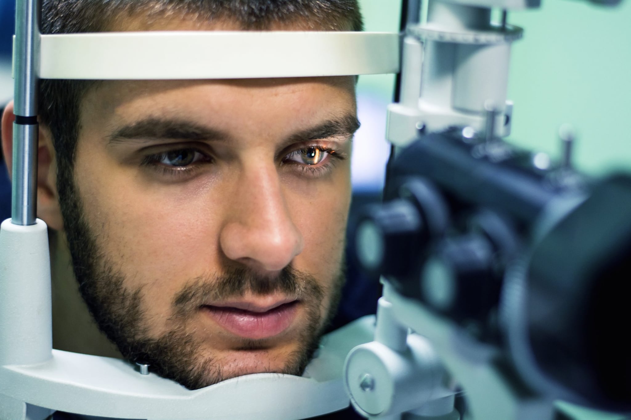 Virus marino CMNV negli umani: nuovo studio su Nature Microbiology, Bassetti: “Sintomi oculari gravi”