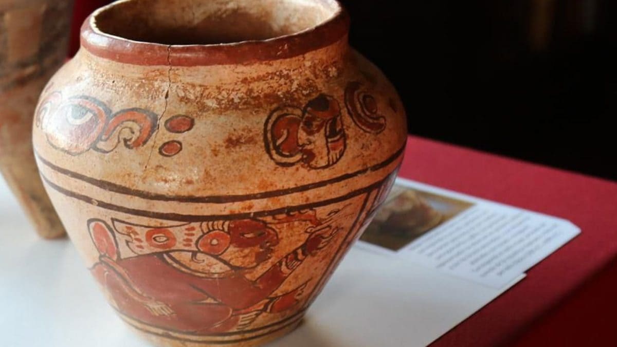 Vaso Maya autentico acquistato per 4 dollari da Anna Lee Dozier e restituito al Messico dopo la scoperta