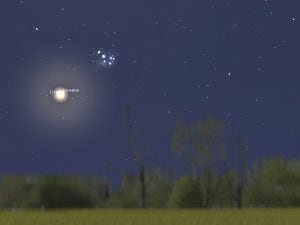 La sera di oggi 23 aprile splendido bacio di Venere alle Pleiadi: a che ora vederlo nei cieli d’Italia