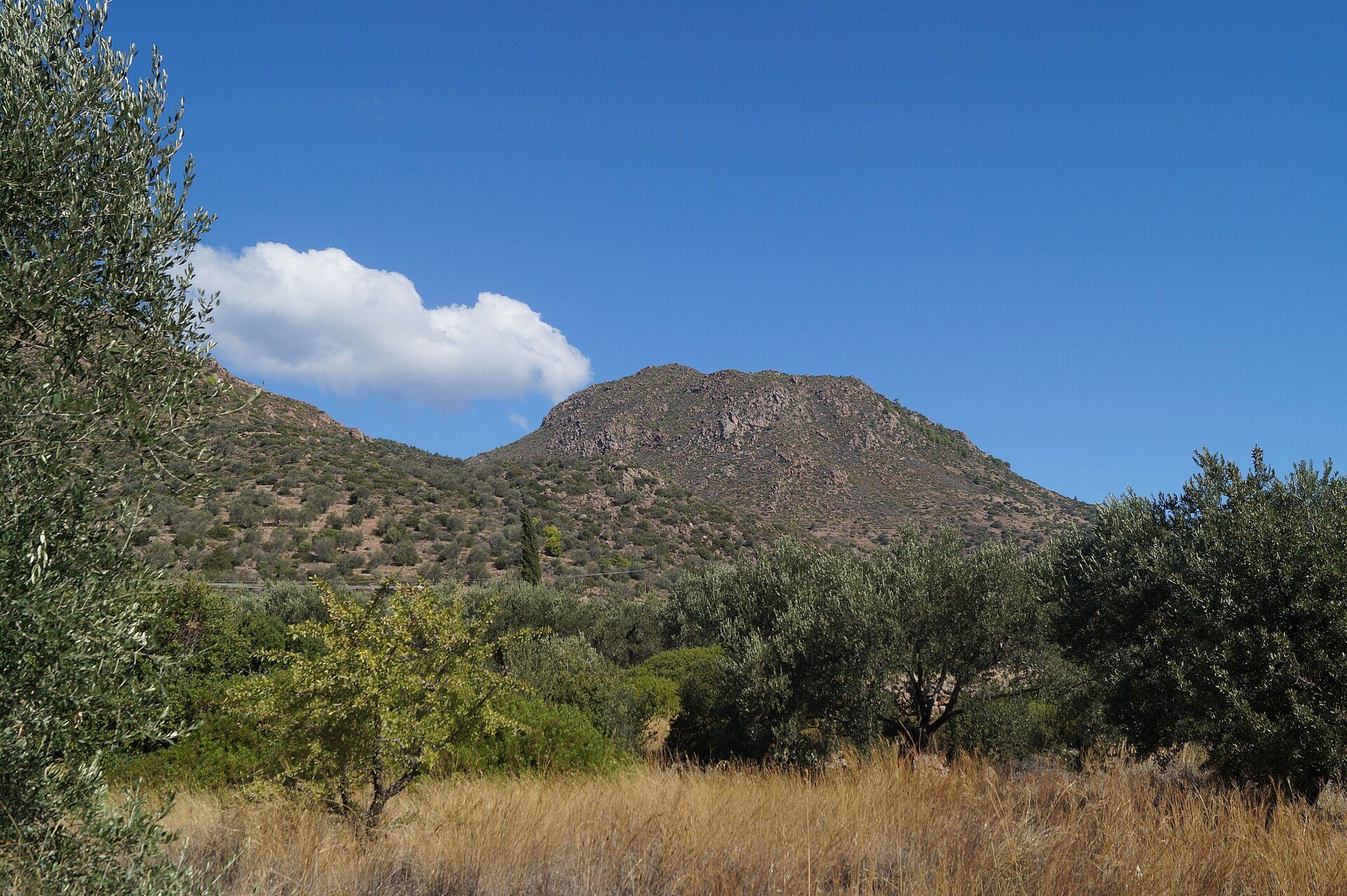 In Grecia un vulcano inattivo da 100.000 anni non ha mai smesso di accumulare magma: la storia di Methana