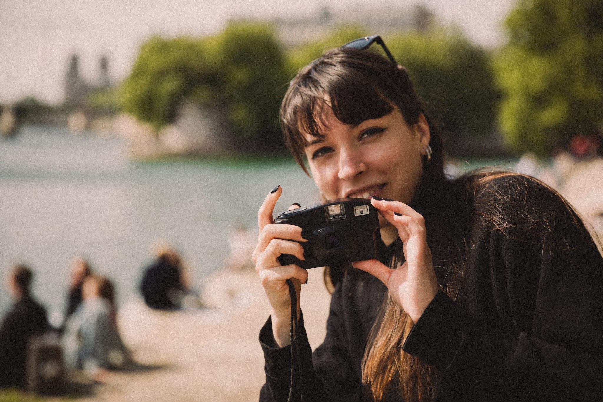 Il filtro Flash di Instagram ci rende tutti belli come negli '90: il prezzo da pagare è la nostra autenticità