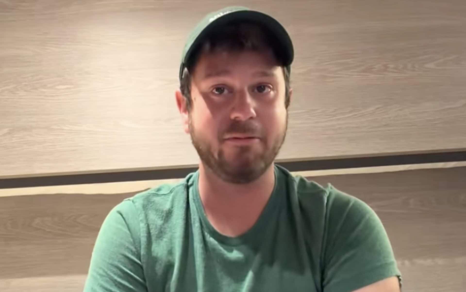 L'influencer Jake Rosmarin è a bordo della nave bloccata per l'epidemia di hantavirus: "Fateci tornare a casa"