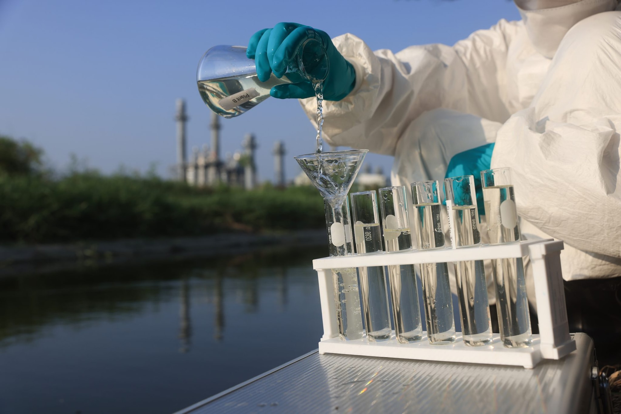 In Piemonte per la prima volta una tecnologia contro i PFAS nelle acque reflue: "Ridotti del 95% in laboratorio"