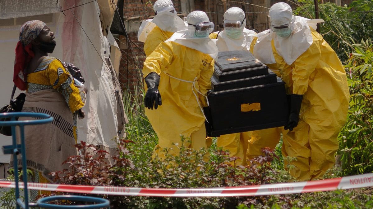 L’OMS ha aggiornato a oltre 220 il numero delle morti sospette legate all’epidemia di Ebola tra RDC e Uganda
