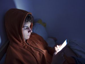 Hantavirus, sui social torna l’effetto Covid: critiche anche ai virologi tv, l’analisi dell’Università di Pisa