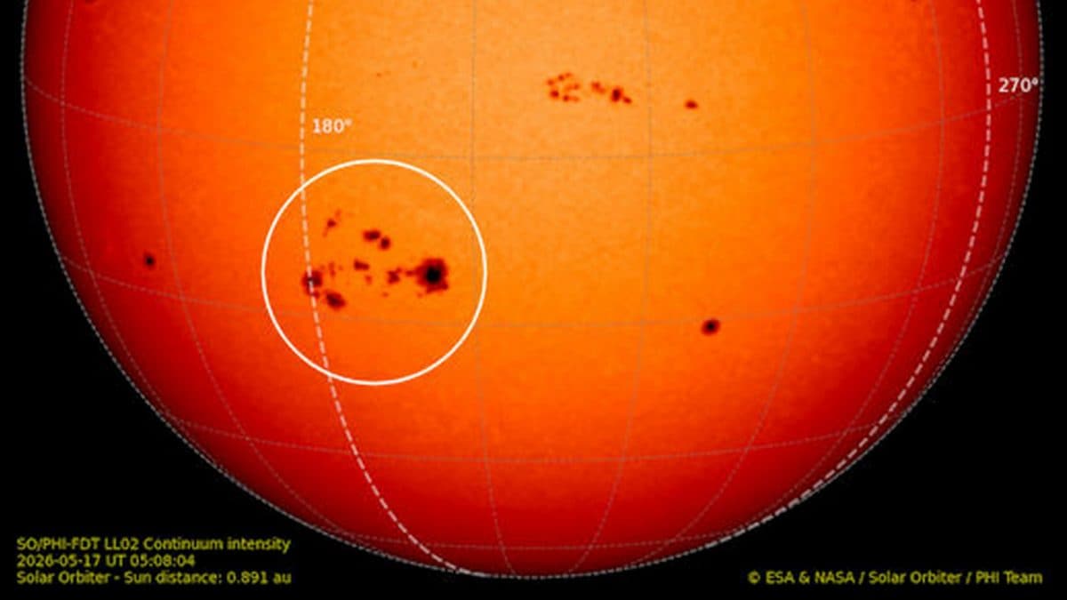 La gigantesca macchia solare sul lato nascosto del Sole. Credit: ESA/NASA/SolO/PHI TEAM/spaceweather.com
