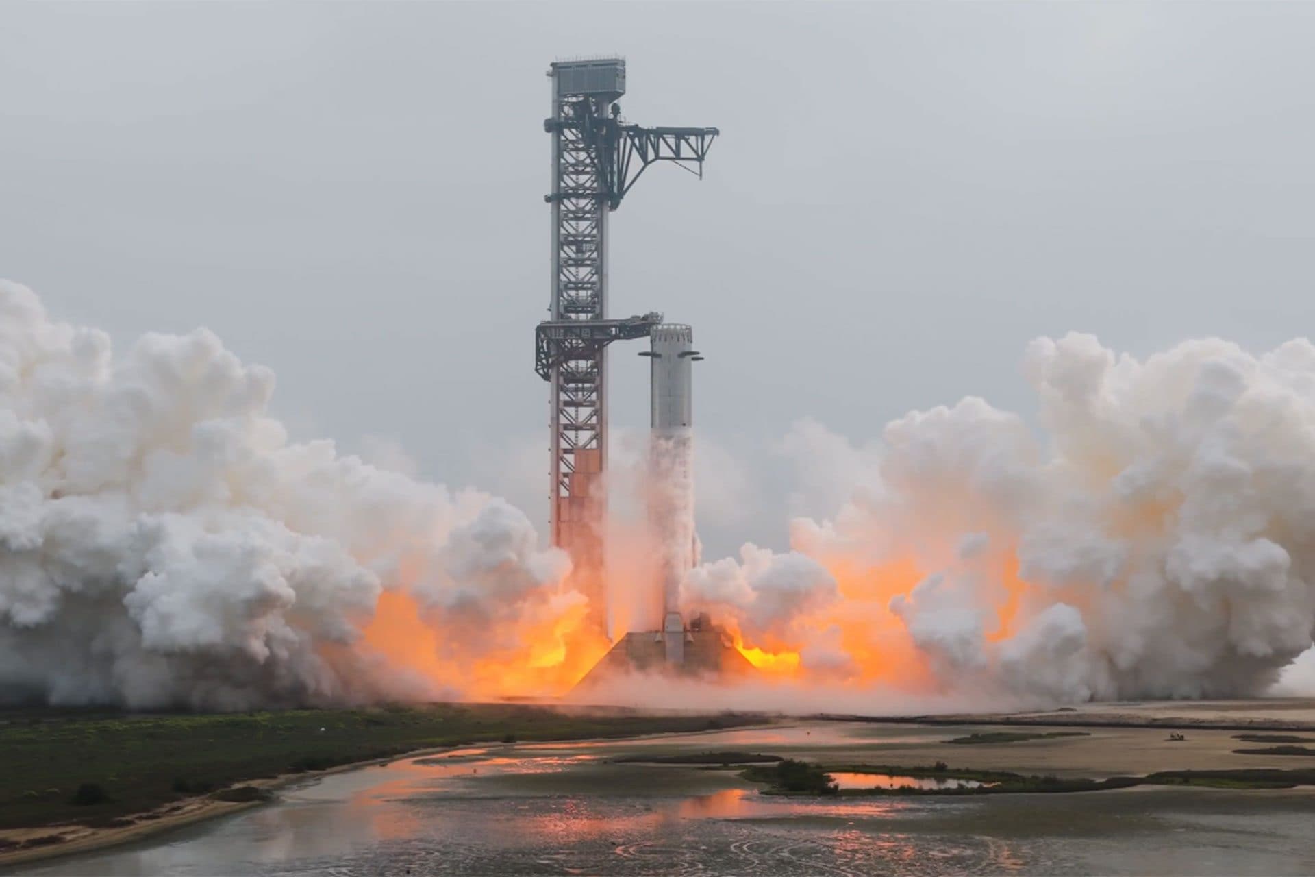 Esplosione nel sito di lancio SpaceX a pochi giorni dal nuovo test di Starship