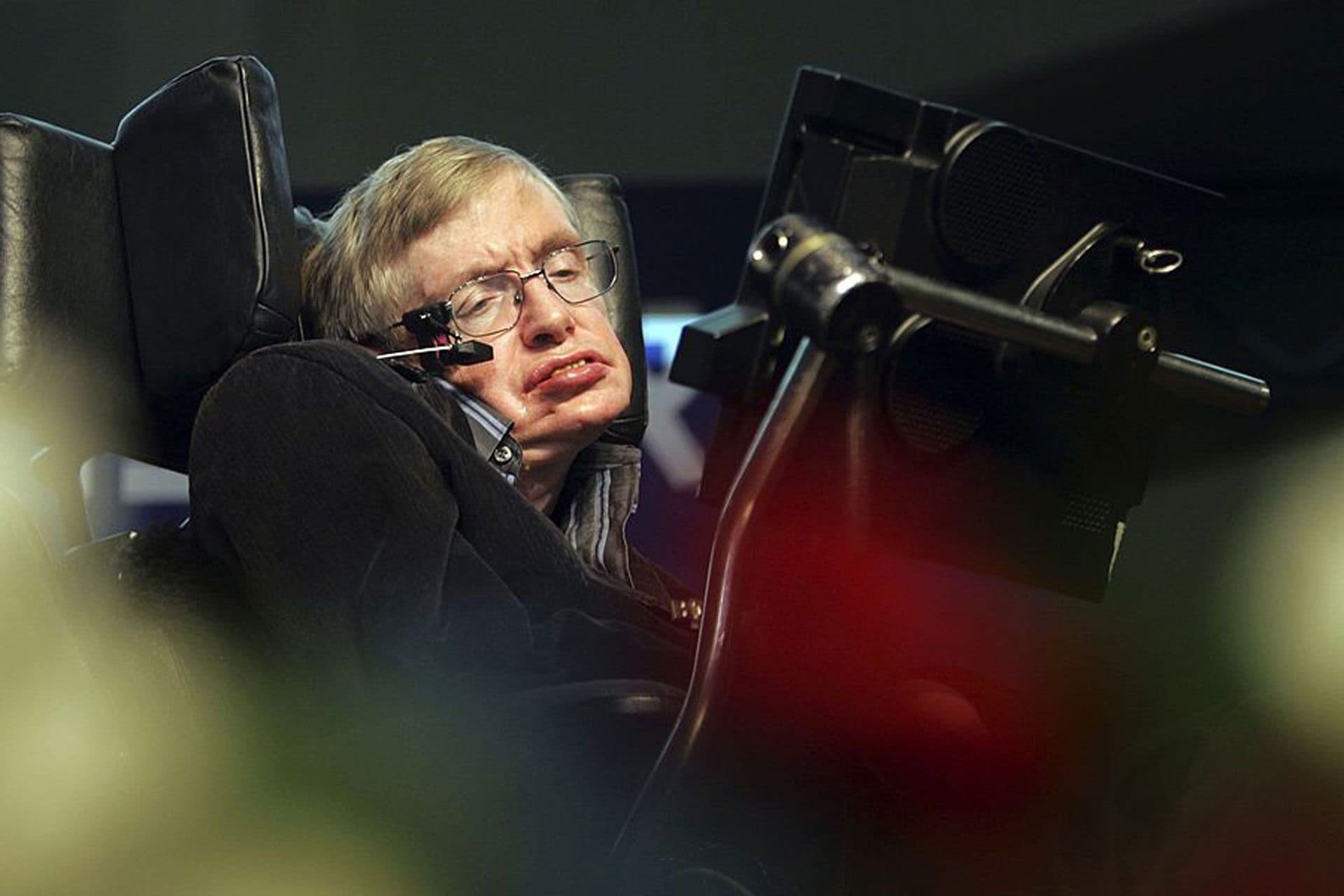 Stephen Hawking, i diari in codice del padre rivelano la drammatica diagnosi di SLA nel 1963