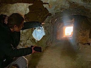 Israele, antico e misterioso tunnel scoperto sotto Gerusalemme. Non si sa chi l’ha fatto e perché: “Meravigliati”