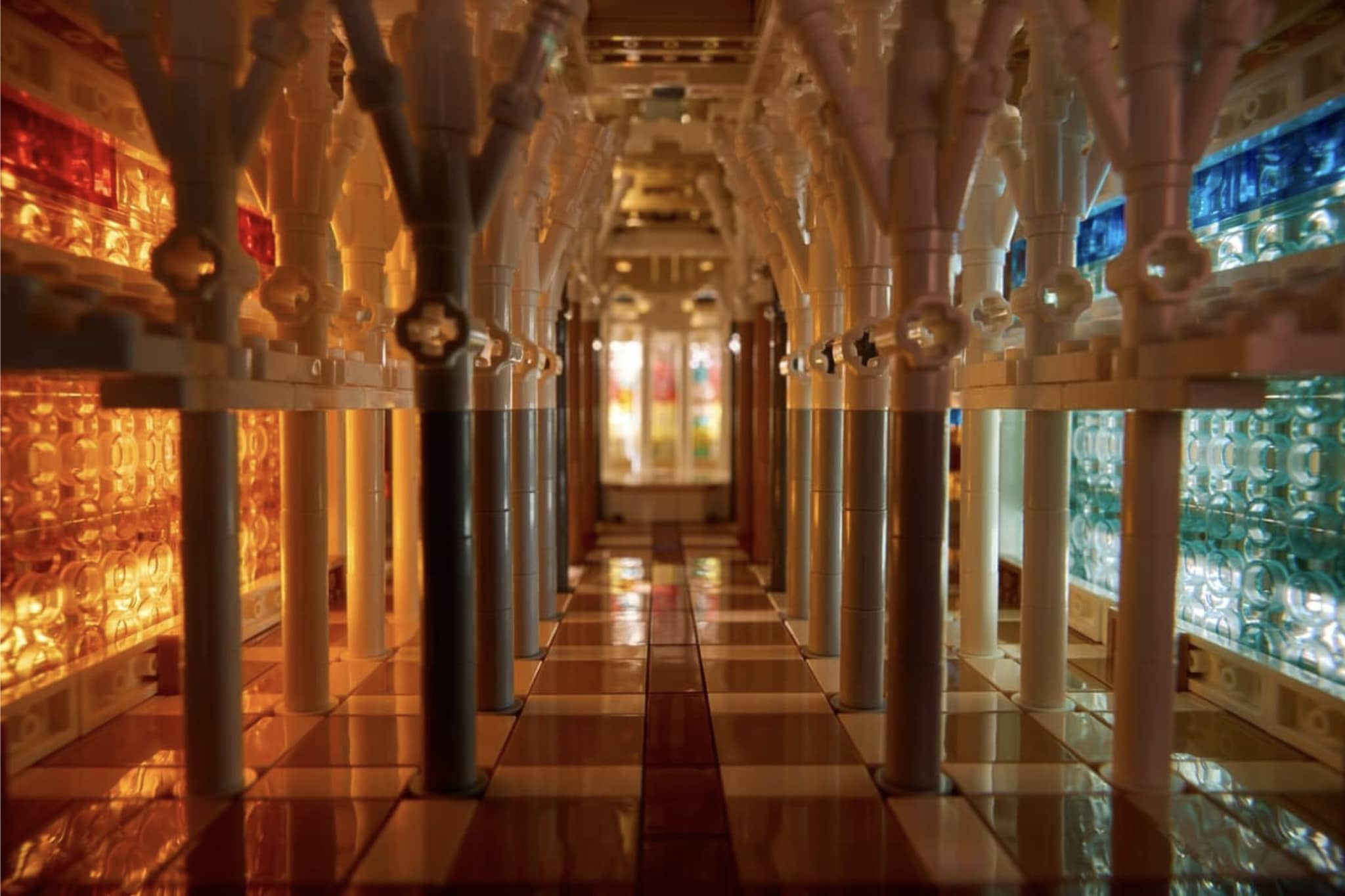 LEGO | Gli interni della Sagrada Familia