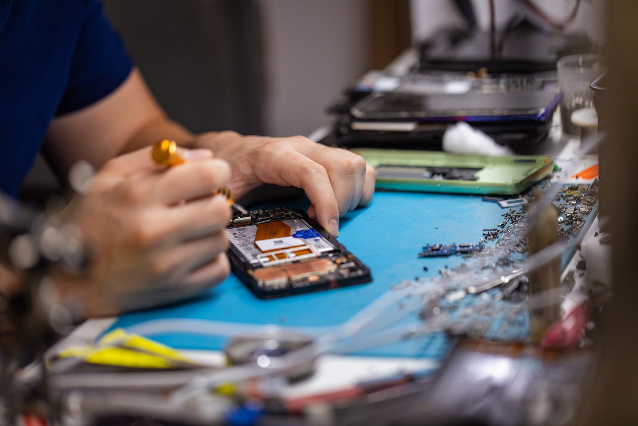 Google and UCSD Turn Old Pixel Phones Into Mini Data Centers