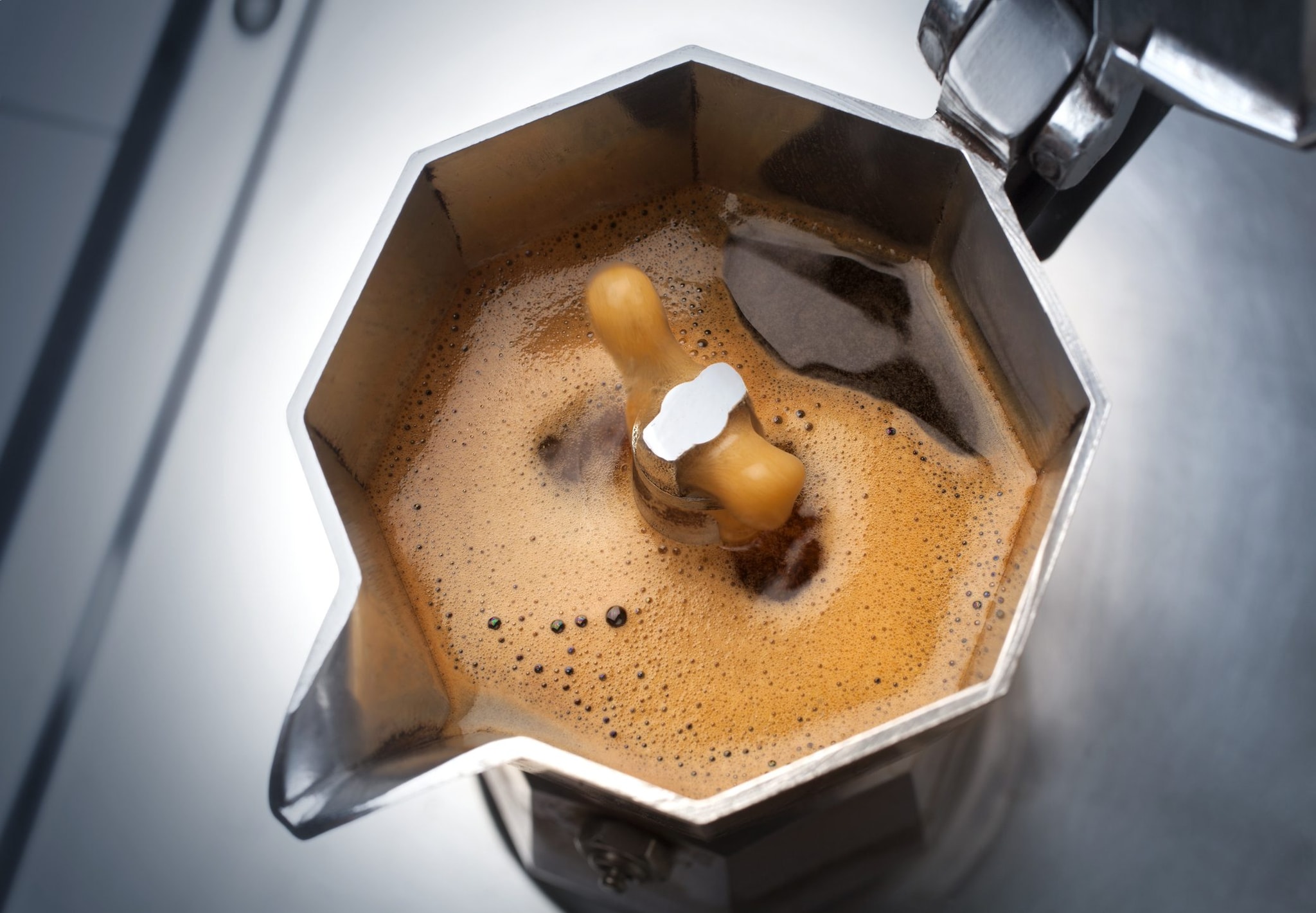 Caffè a ultrasuoni, l’idea del professor Trujillo: “Espresso in 3 minuti senza acqua bollente”