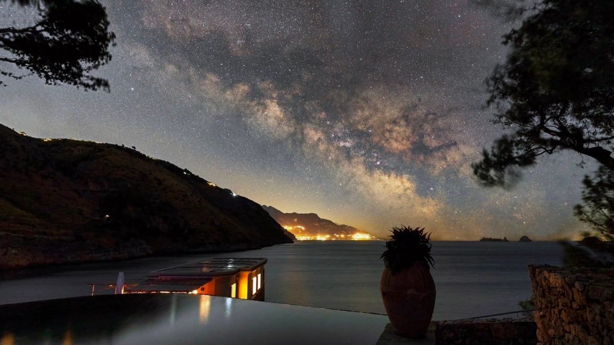 La Via Lattea sull’isola di Isca. Credit: Simeone Pendolo