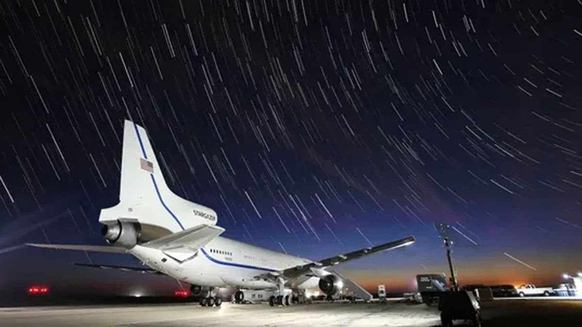 Il jet L–1011 Stargazer della Northrop Grumman che lancerà in volo Link, il veicolo per salvare il telescopio Swift dalla caduta sulla Terra– Credit: US Force