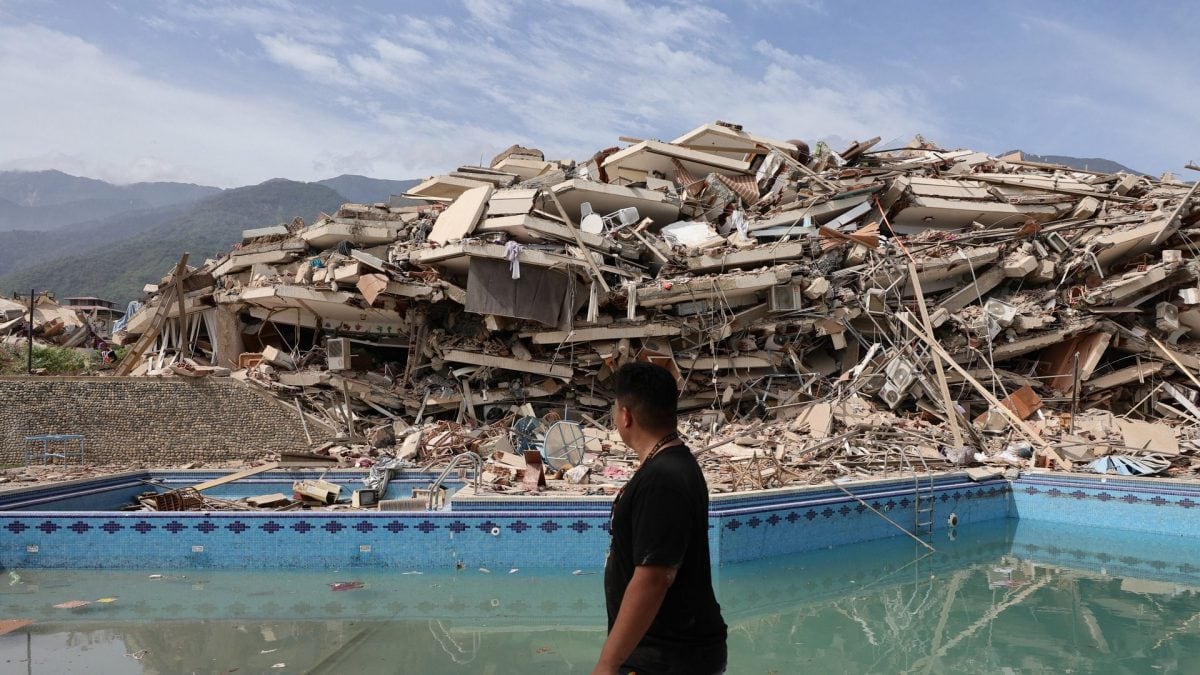 Un edificio crollato "a pancake" a causa del duplice, devastante terremoto in Venezuela. Credit: Getty
