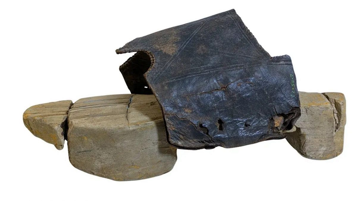 Uno degli zoccoli da bagno degli Antichi Romani trovato al Vallo di Adriano. Credit: The Vindolanda Trust