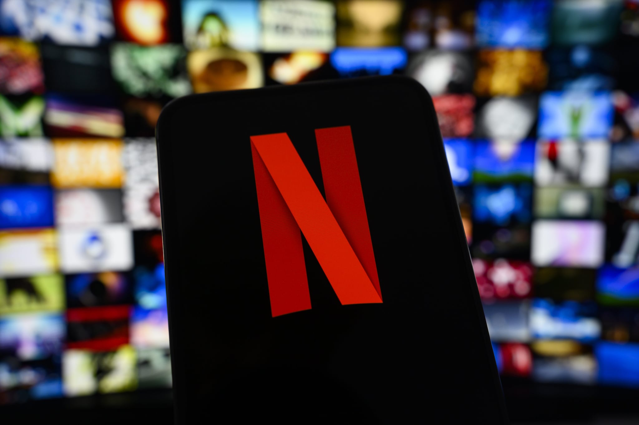 Netflix cambia ancora le regole per accedere al catalogo: ora serve una mail personale per ogni profilo
