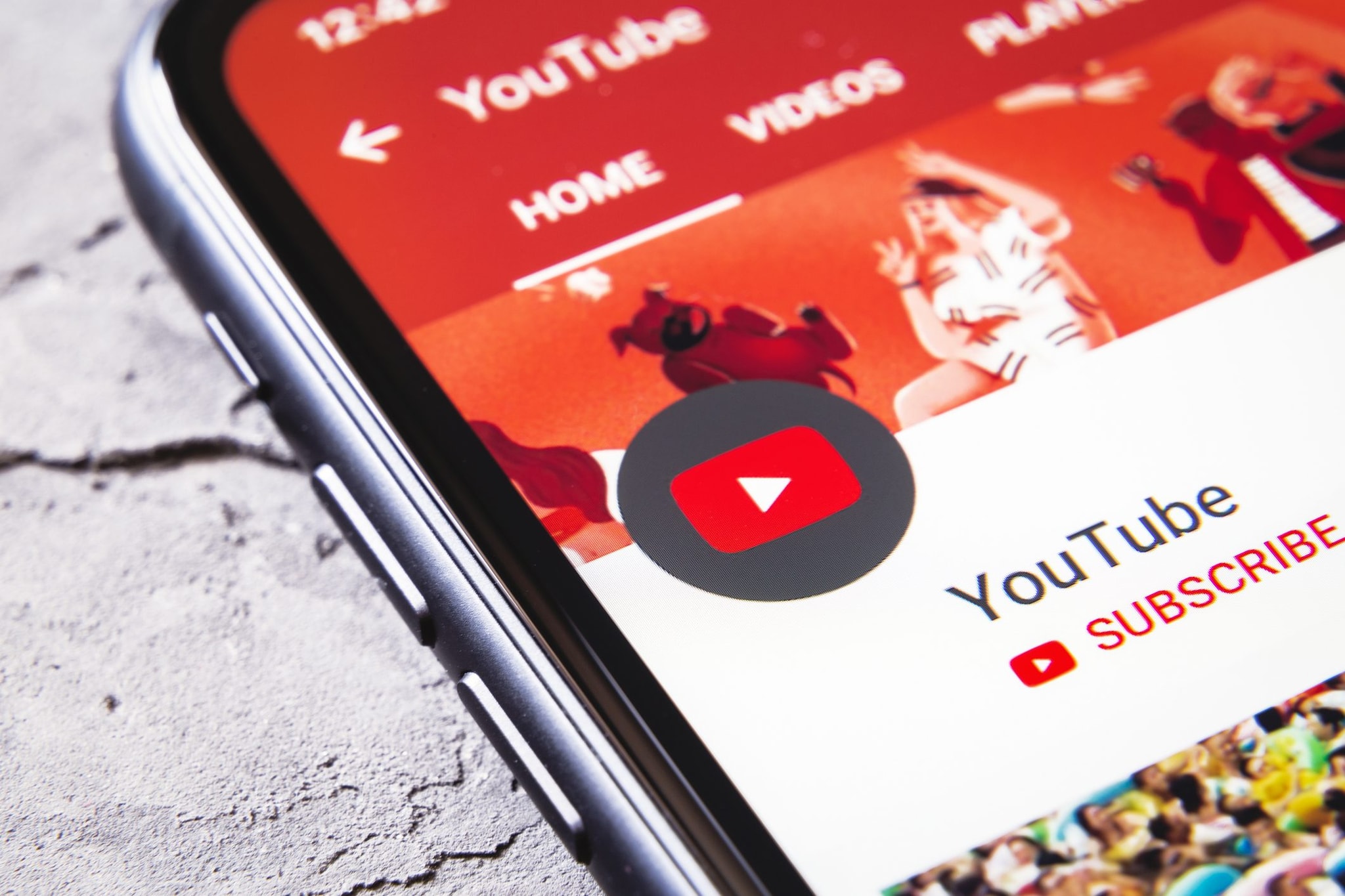 YouTube cambia le regole sull’uso dell'IA: molti video rischiano di perdere la monetizzazione