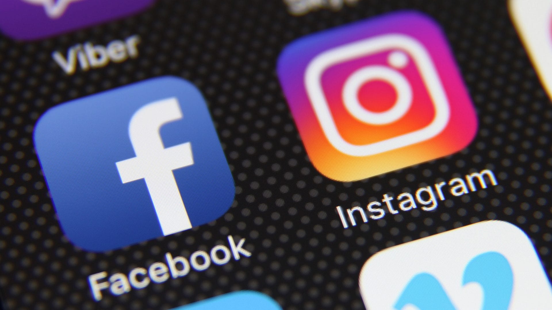 Facebook e Instagram down oggi 19 luglio, problemi con le App di Meta: migliaia di segnalazioni in Italia