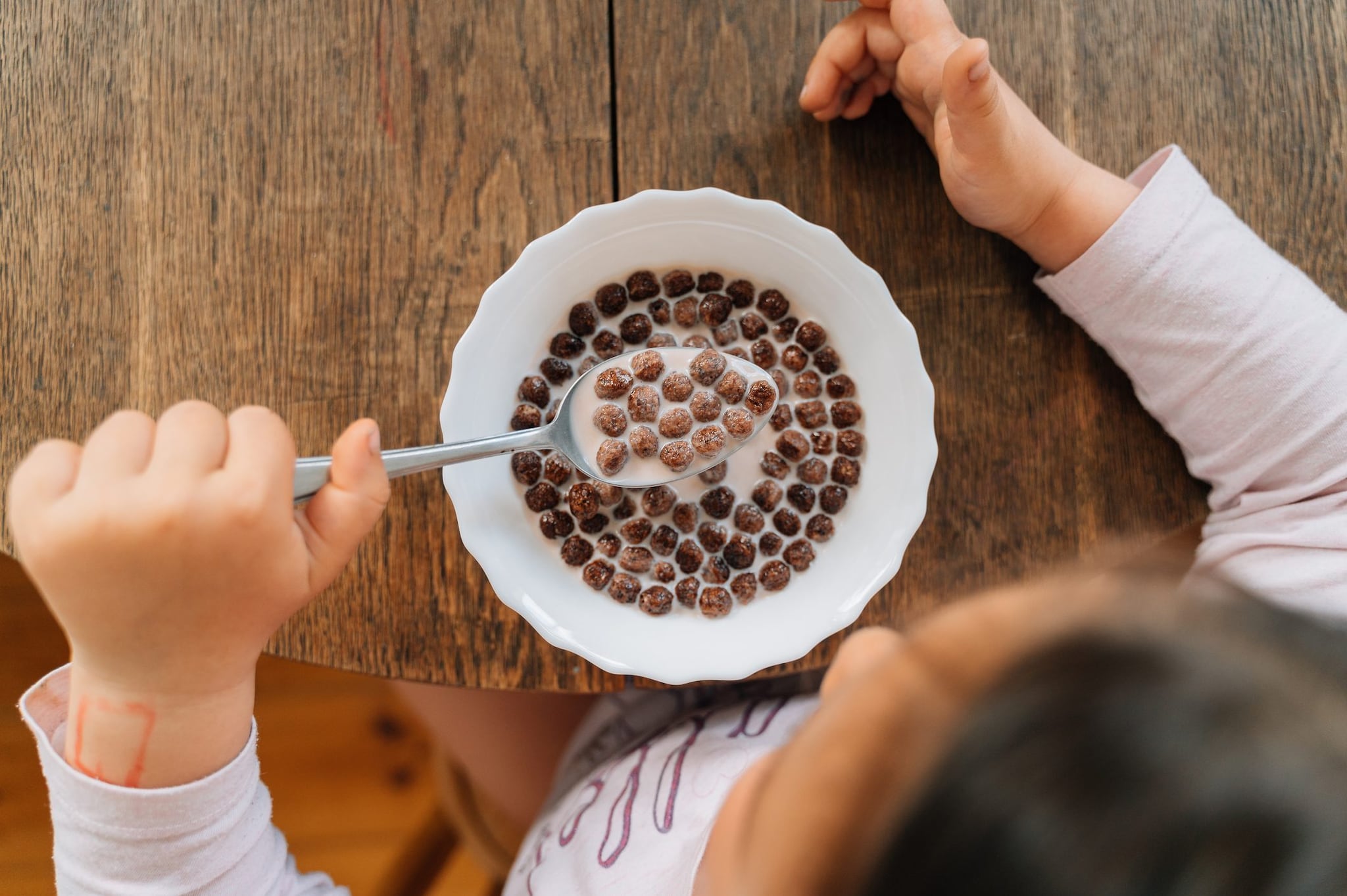 I bambini italiani diventano sempre più grassi, il pediatra: “Curo bambini di 2 o 3 anni che pesano 25 kg”