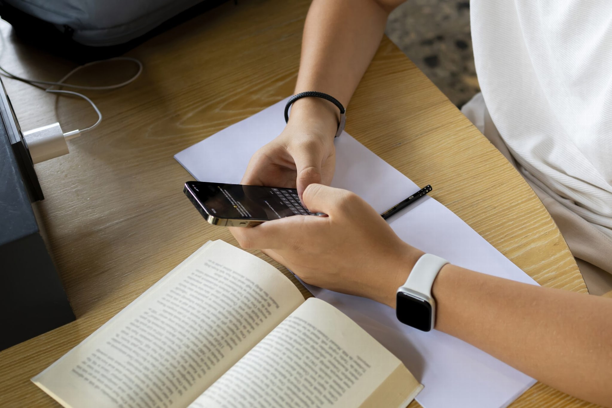 Tutte le novità di ChatGPT for Teens: si attiva da solo e impedisce agli studenti di imbrogliare con l'IA