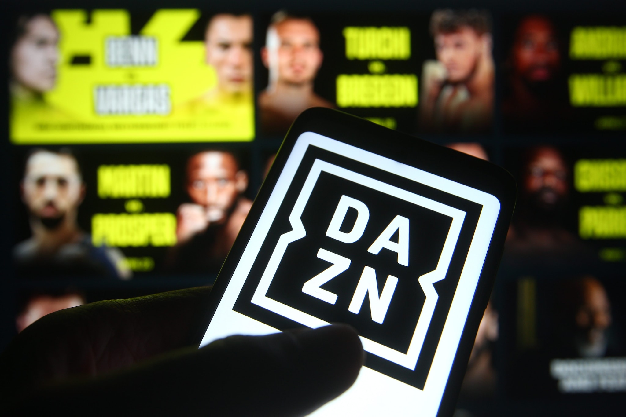 DAZN Full Mobile, perché il mirroring dallo smartphone alla Tv è bloccato e cosa succede se si prova