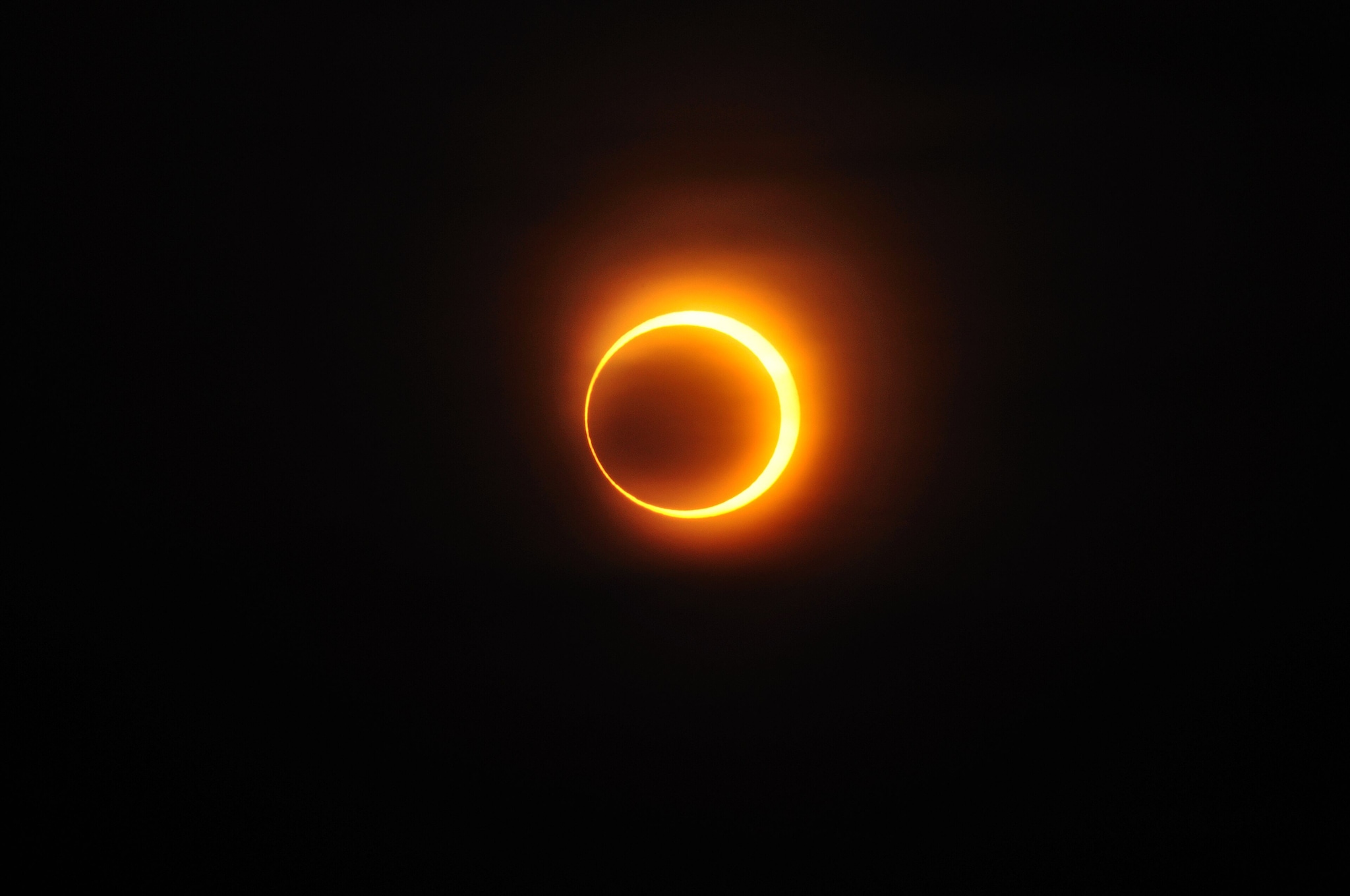 Eclissi solare del 12 agosto, a che ora e dove vederla dall’Italia, durata e come seguirla in diretta