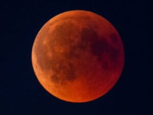 Attesa per l'eclissi di Luna del 28 agosto