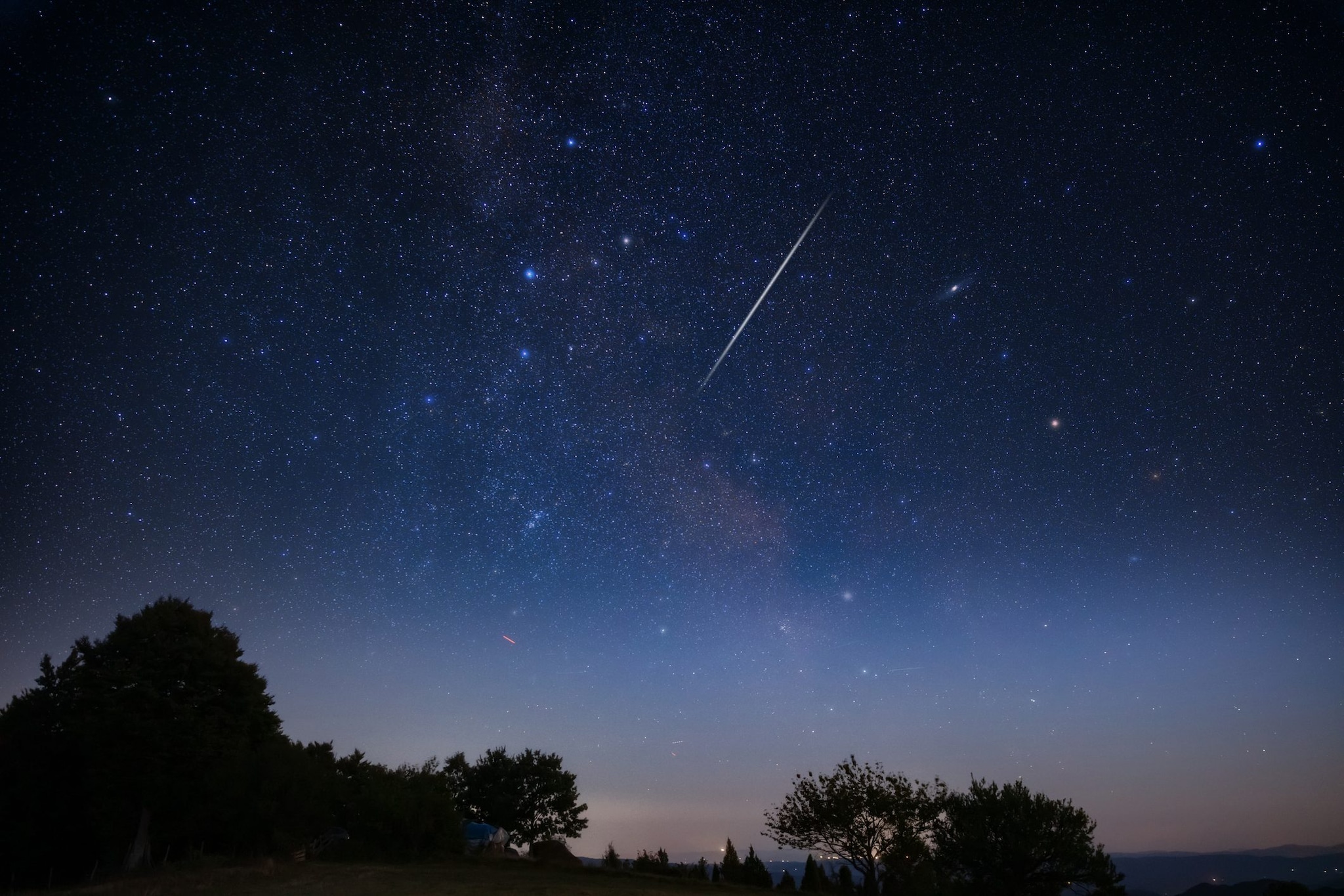 Stanotte il picco delle stelle cadenti, a che ora e come vedere lo sciame delle Perseidi tra il 12 e 13 agosto