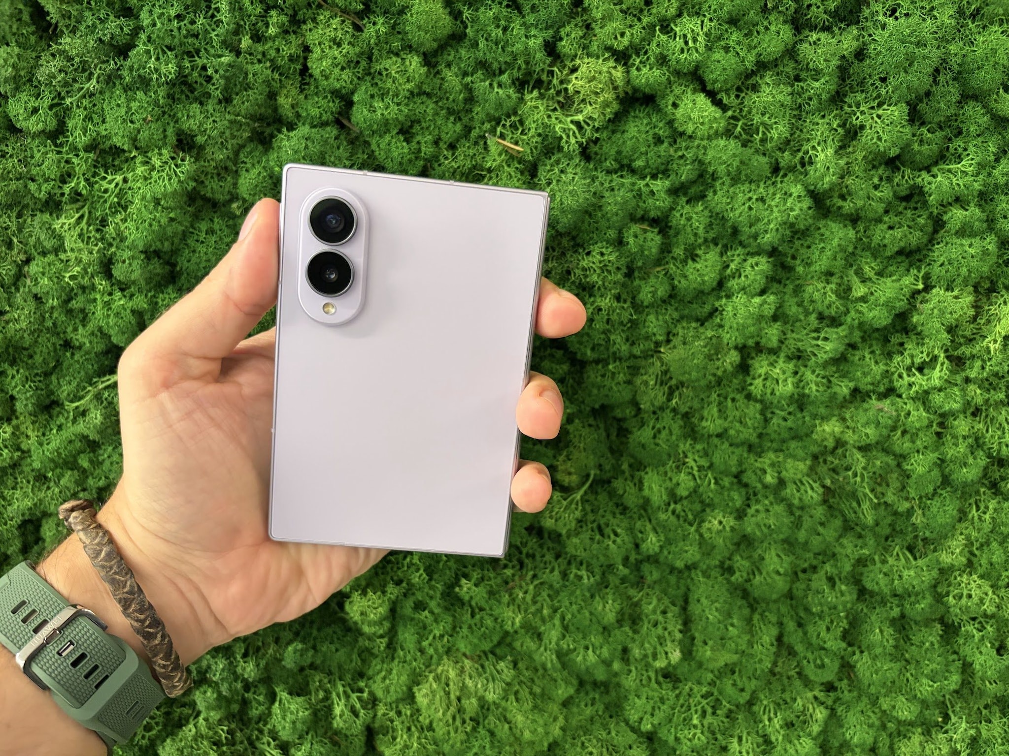 Una settimana con lo smartphone grande come un passaporto: la prova del Samsung Z Fold8