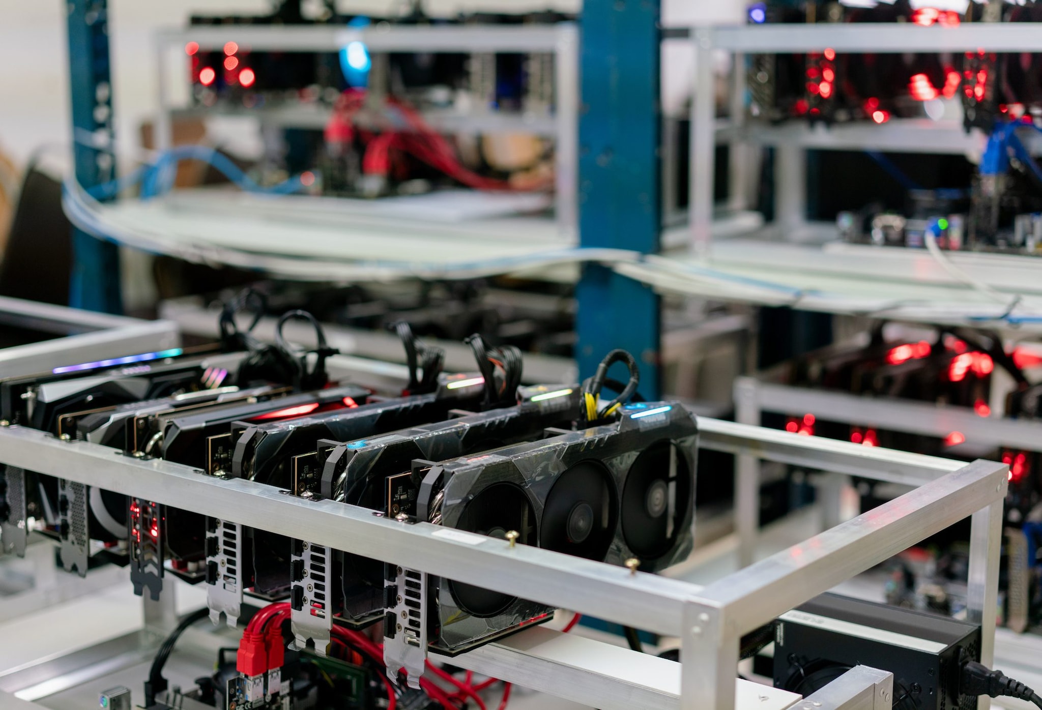 La fabbrica di cripto nascosta tra le montagne in Messico: così i cartelli possono prodursi nuova moneta