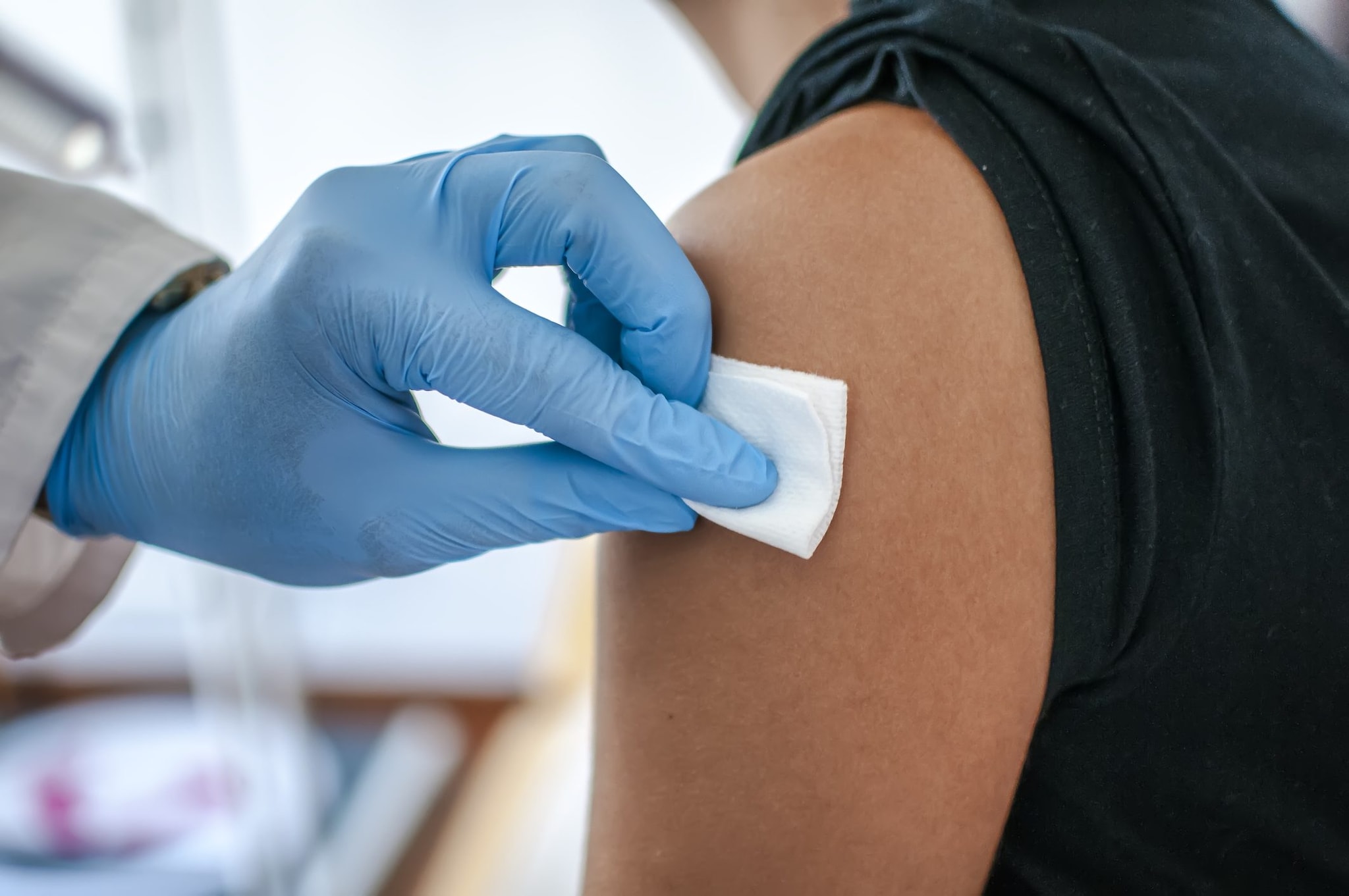 Influenza 2026-2027, l’AIFA autorizza 9 vaccini: quali sono e chi può farli