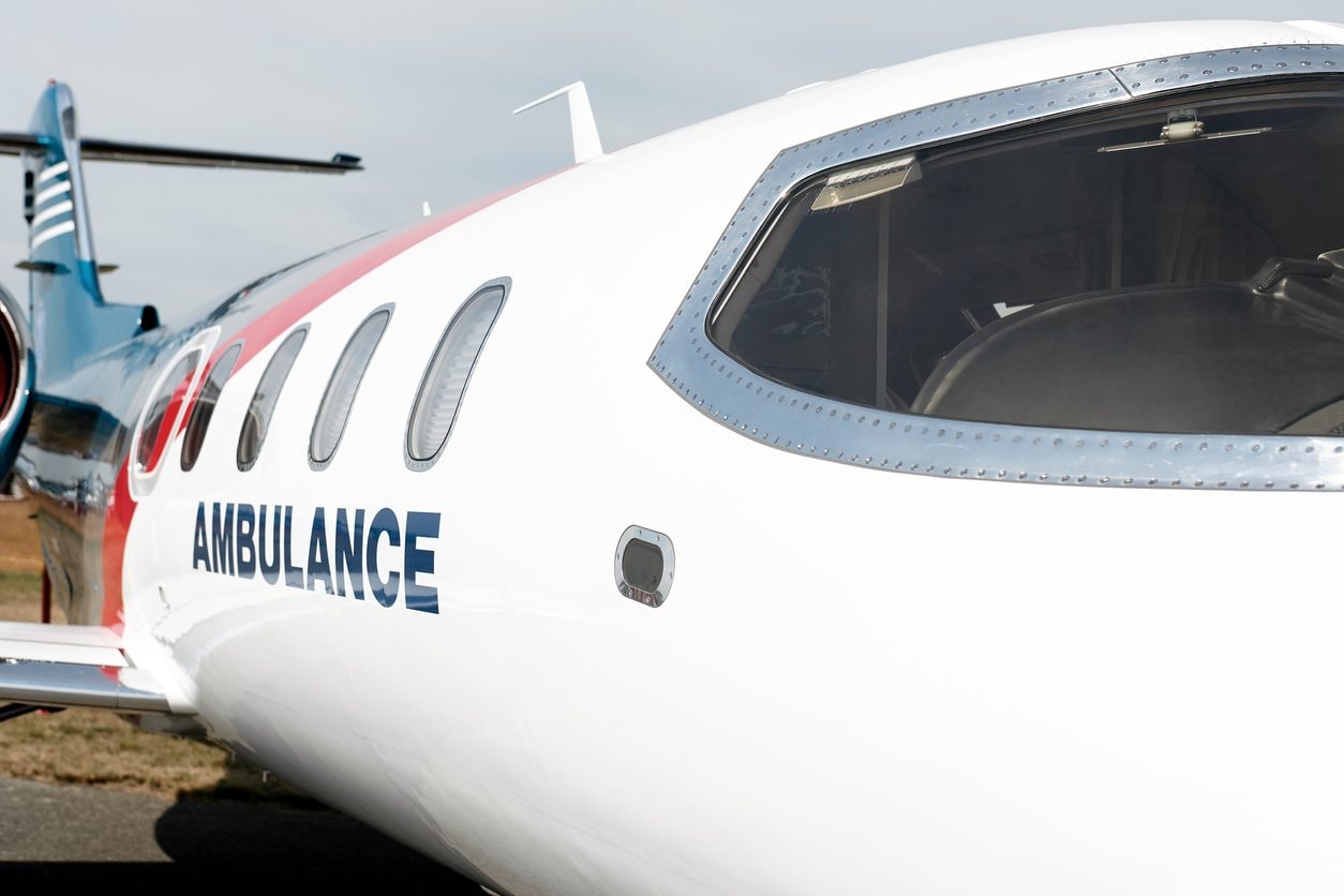 Volo sanitario a bassa quota, cosa significa e perché riduce i rischi del rientro di Di Battista in Italia