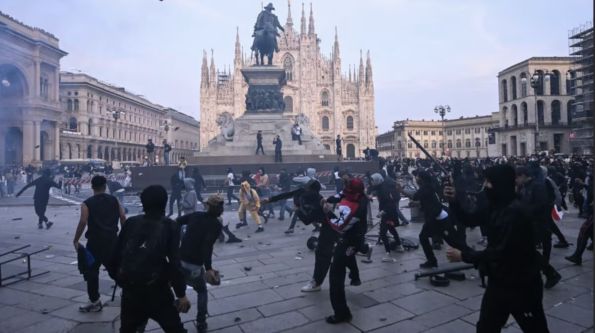 Scontri a Milano, sui social c'è una quantità di video enorme: il punto del riconoscimento biometrico
