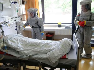 Paziente affetto da Ebola viaggia attraverso tre Paesi