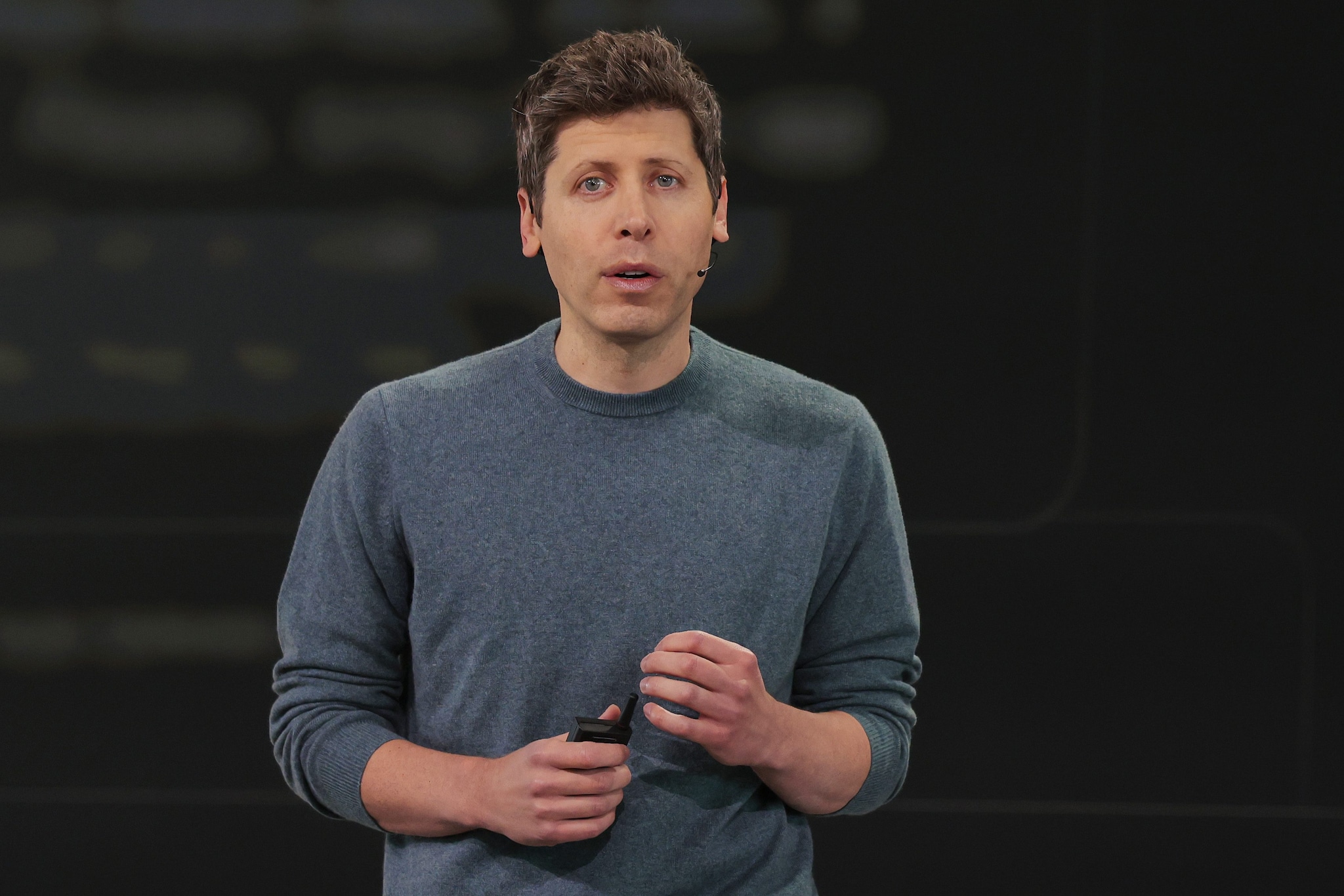 Per Sam Altman dobbiamo accettare i rischi dell'IA prima di poter goderne i benefici