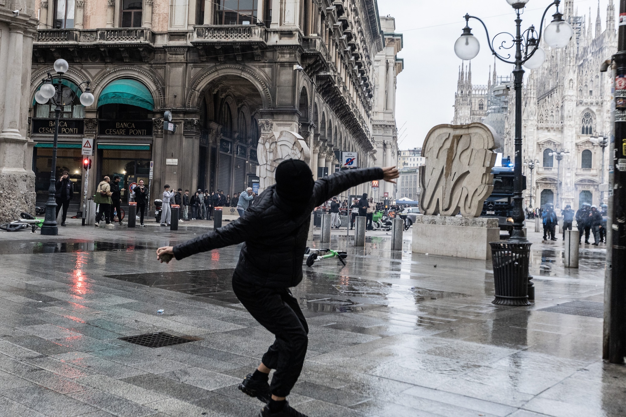 Social vietati dopo le proteste, Lancini: "Inutile, iniziate da quelli dei politici"