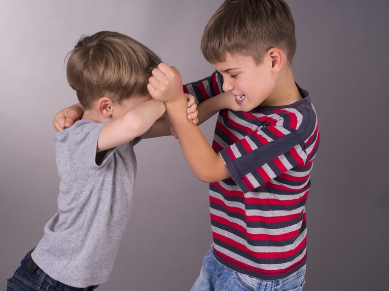 bimbi litigano