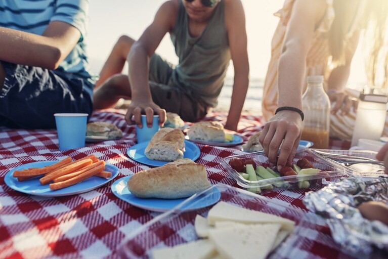 Cosa devono mangiare i bambini in estate